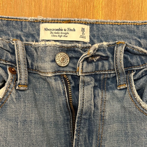 Abercrombie ultra high rise ankle straight jeans - Picture 2 of 4